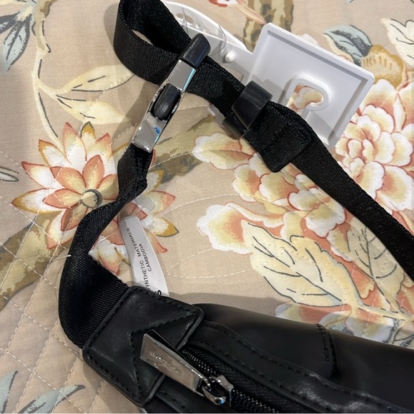 Michael Kors Walk Around Waist Belt Bag - Picture 3 of 9